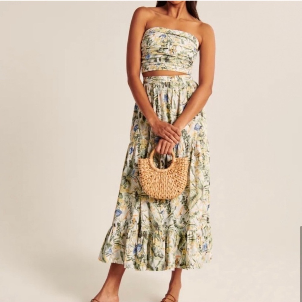 Abercrombie Resort Tiered Skirt and Tube Top Set